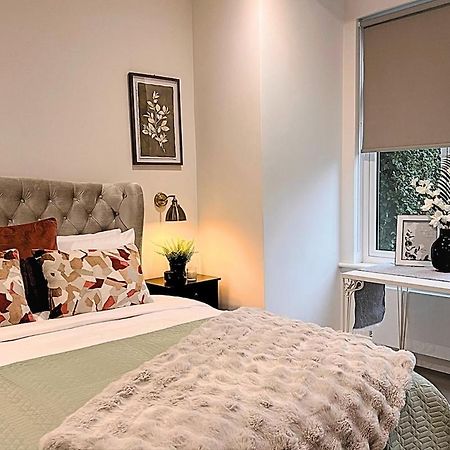 The River House - Designer Home Teddington Extérieur photo